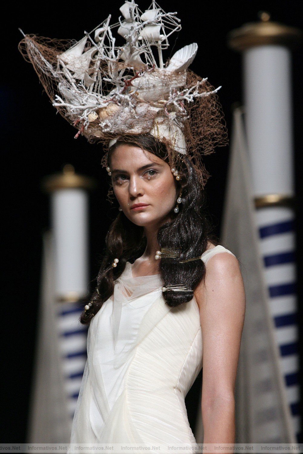 BCN10MAY011.- Barcelona Bridal Week - Victorio & Lucchino Coleccin 2012