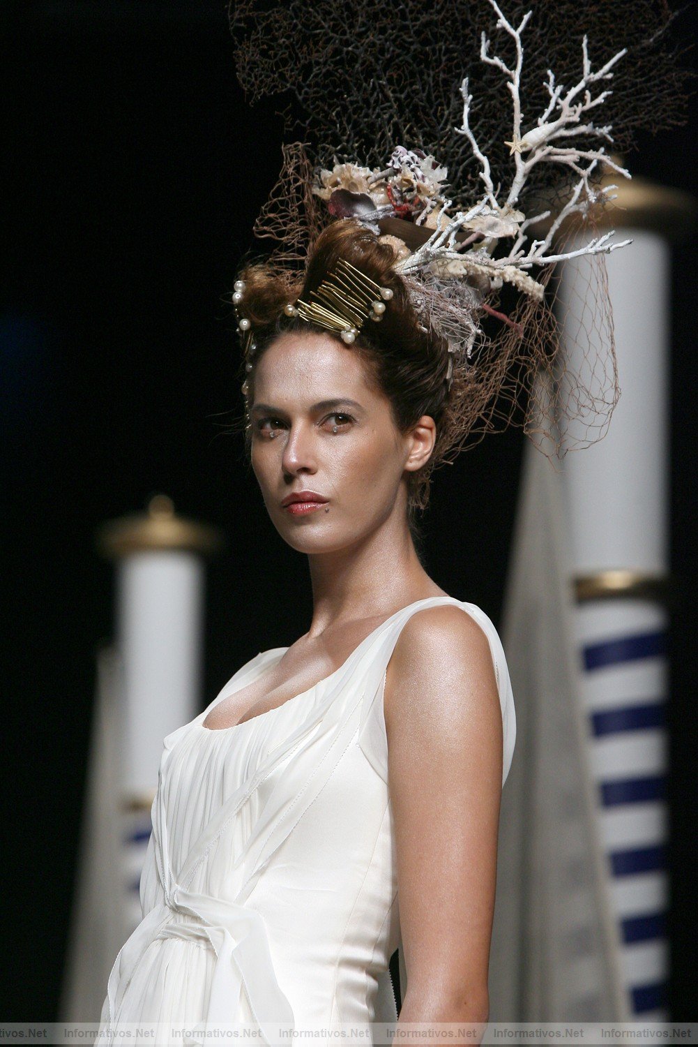 BCN10MAY011.- Barcelona Bridal Week - Victorio & Lucchino Coleccin 2012