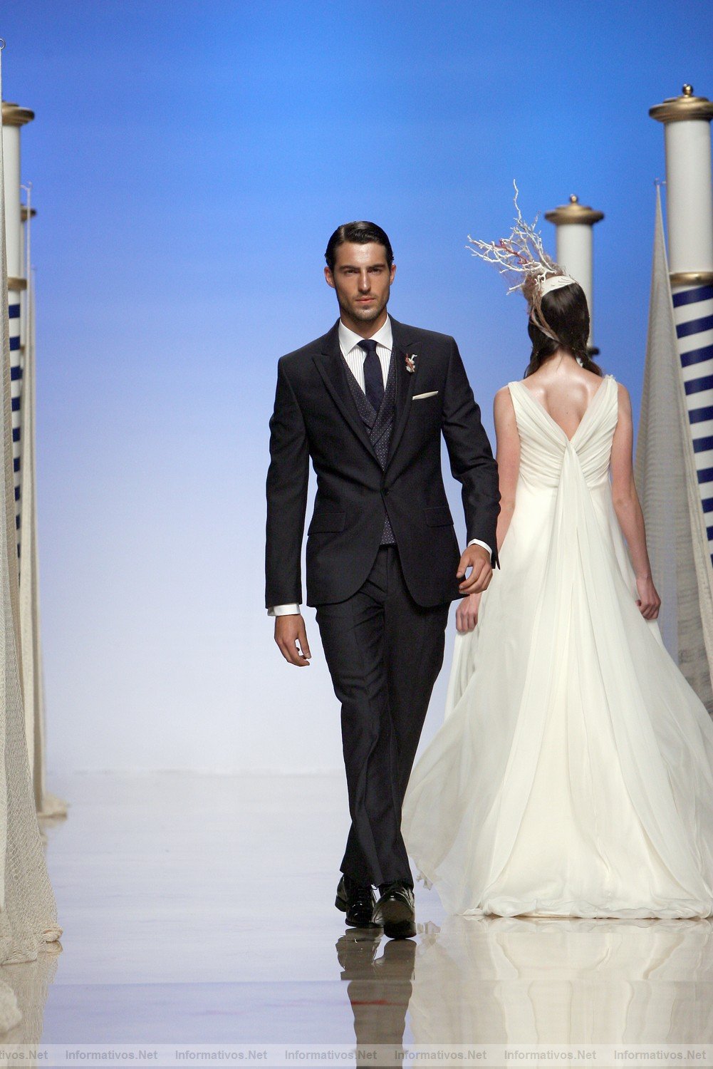 BCN10MAY011.- Barcelona Bridal Week - Victorio & Lucchino Coleccin 2012
