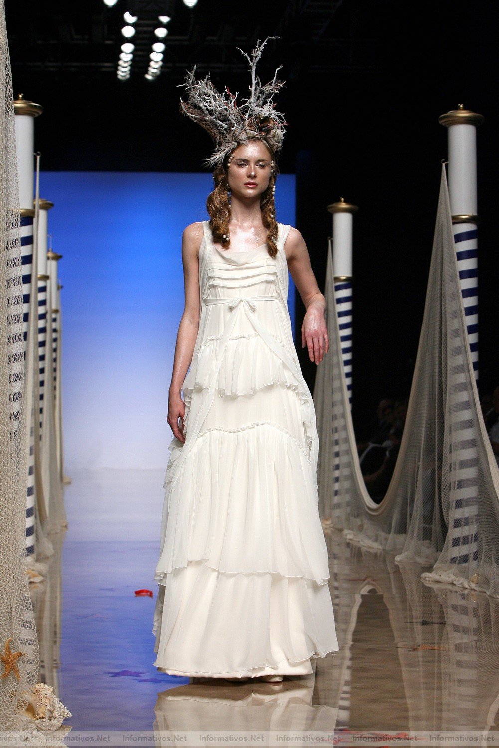 BCN10MAY011.- Barcelona Bridal Week - Victorio & Lucchino Coleccin 2012