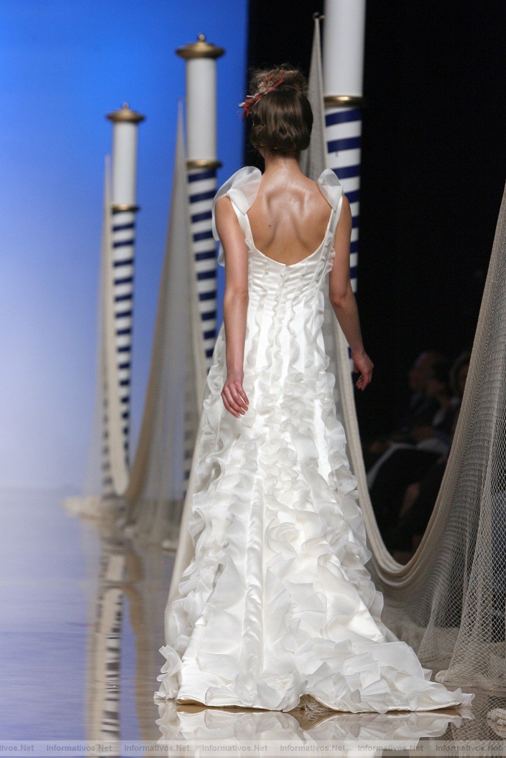 BCN10MAY011.- Barcelona Bridal Week - Victorio & Lucchino Coleccin 2012