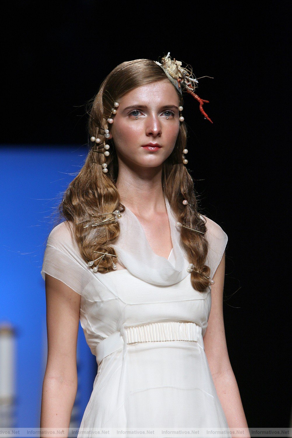 BCN10MAY011.- Barcelona Bridal Week - Victorio & Lucchino Coleccin 2012
