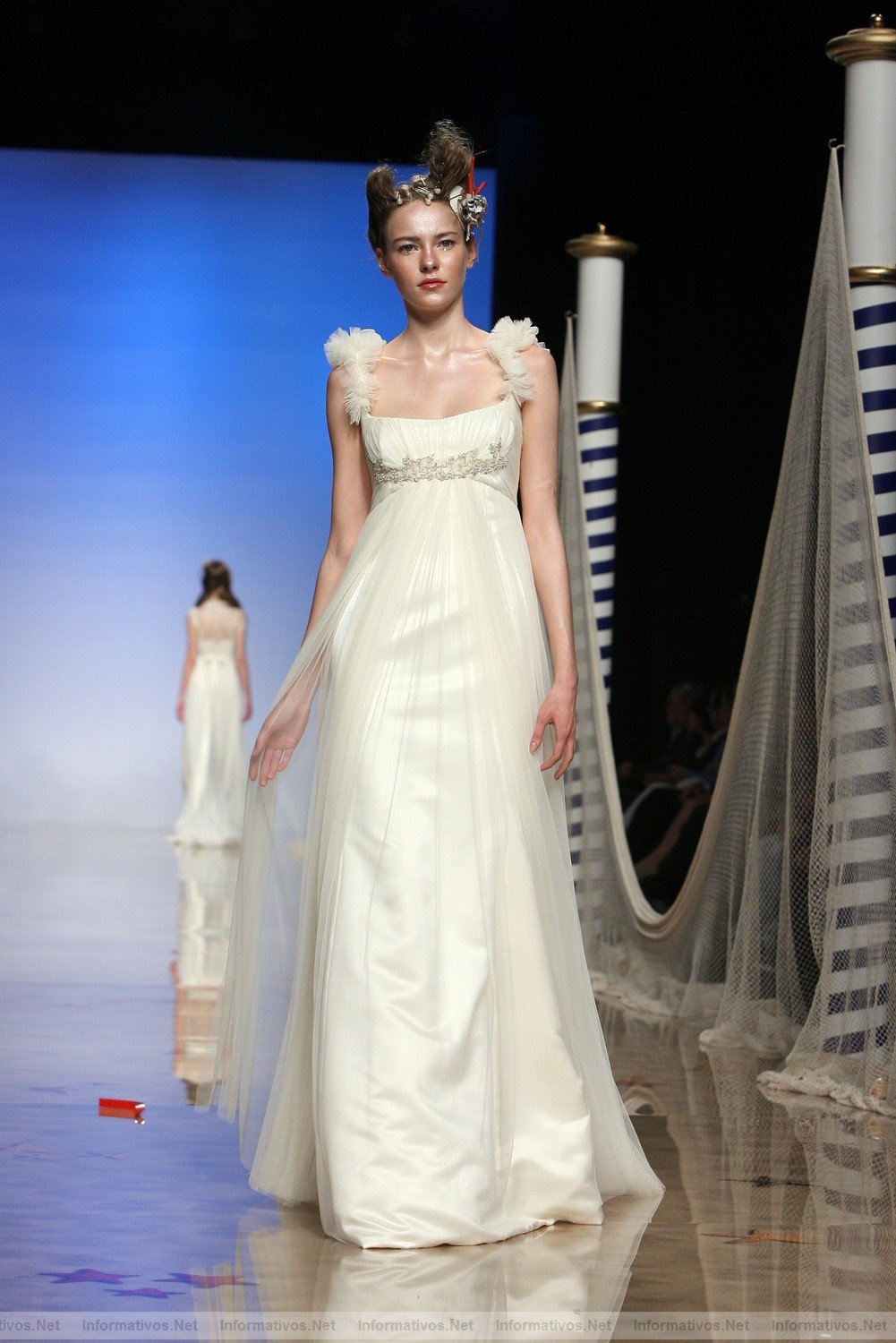 BCN10MAY011.- Barcelona Bridal Week - Victorio & Lucchino Coleccin 2012