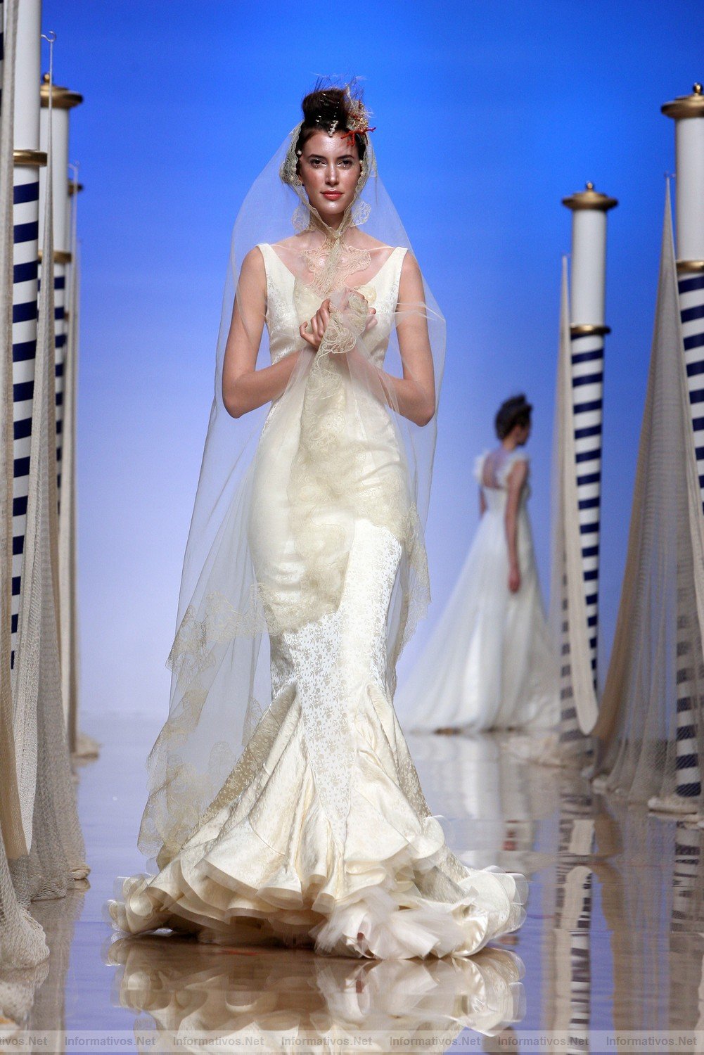 BCN10MAY011.- Barcelona Bridal Week - Victorio & Lucchino Coleccin 2012