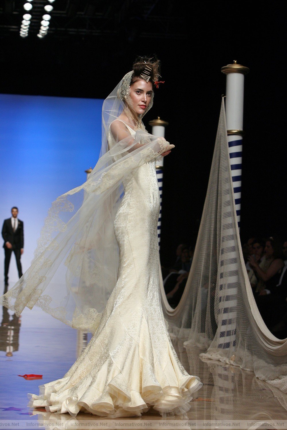 BCN10MAY011.- Barcelona Bridal Week - Victorio & Lucchino Coleccin 2012