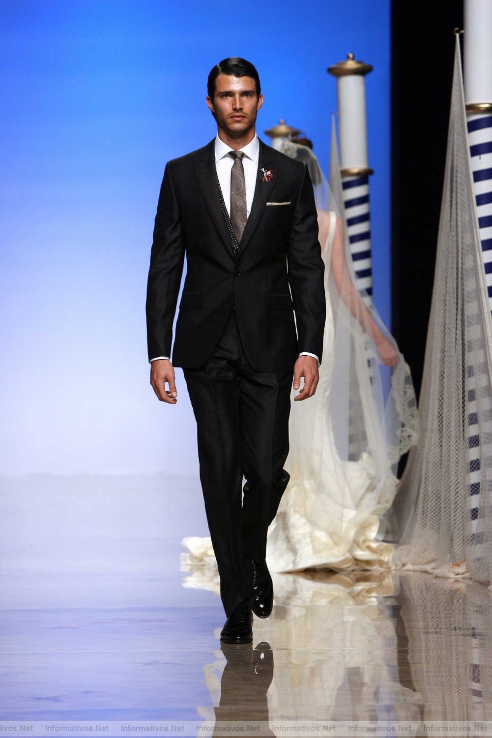 BCN10MAY011.- Barcelona Bridal Week - Victorio & Lucchino Coleccin 2012