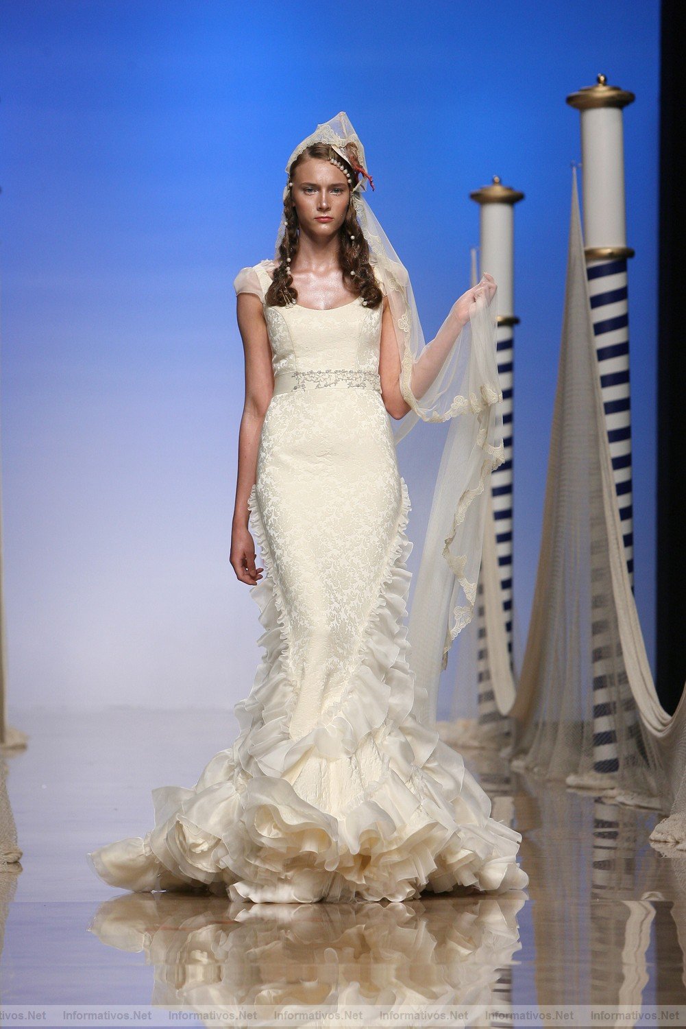 BCN10MAY011.- Barcelona Bridal Week - Victorio & Lucchino Coleccin 2012