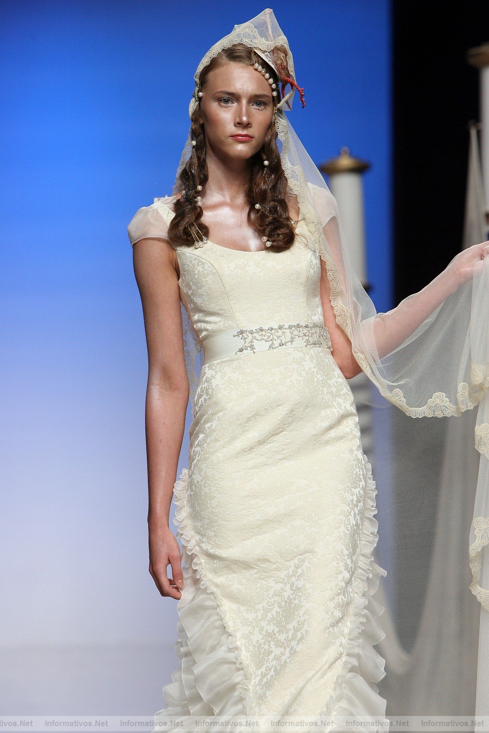 BCN10MAY011.- Barcelona Bridal Week - Victorio & Lucchino Coleccin 2012