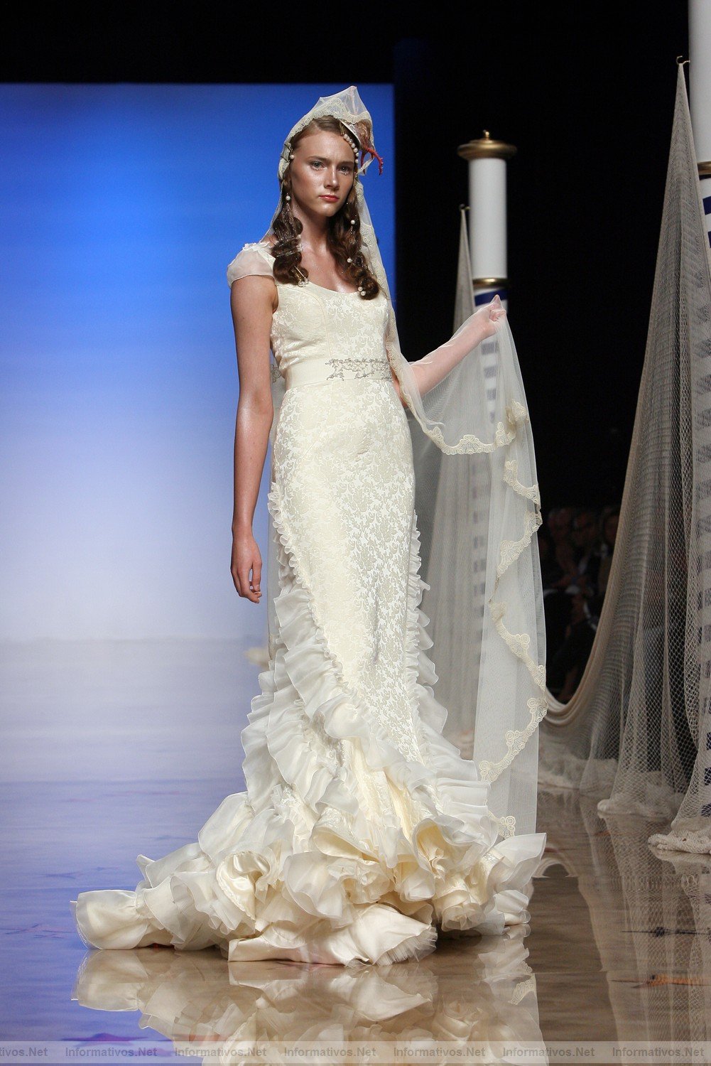 BCN10MAY011.- Barcelona Bridal Week - Victorio & Lucchino Coleccin 2012