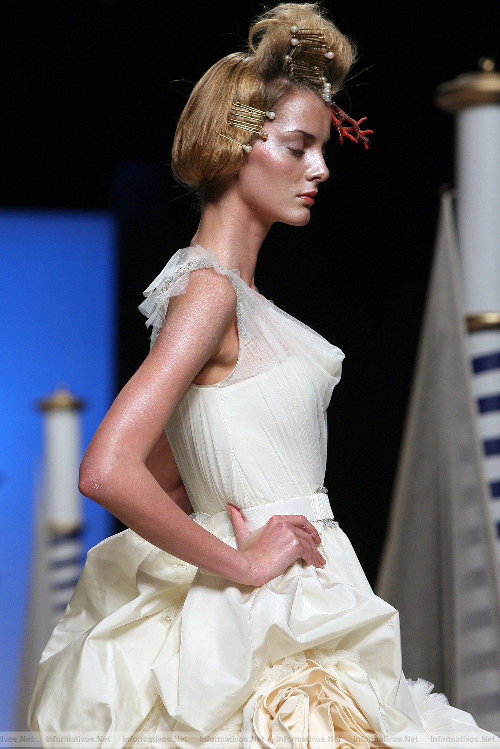 BCN10MAY011.- Barcelona Bridal Week - Victorio & Lucchino Coleccin 2012