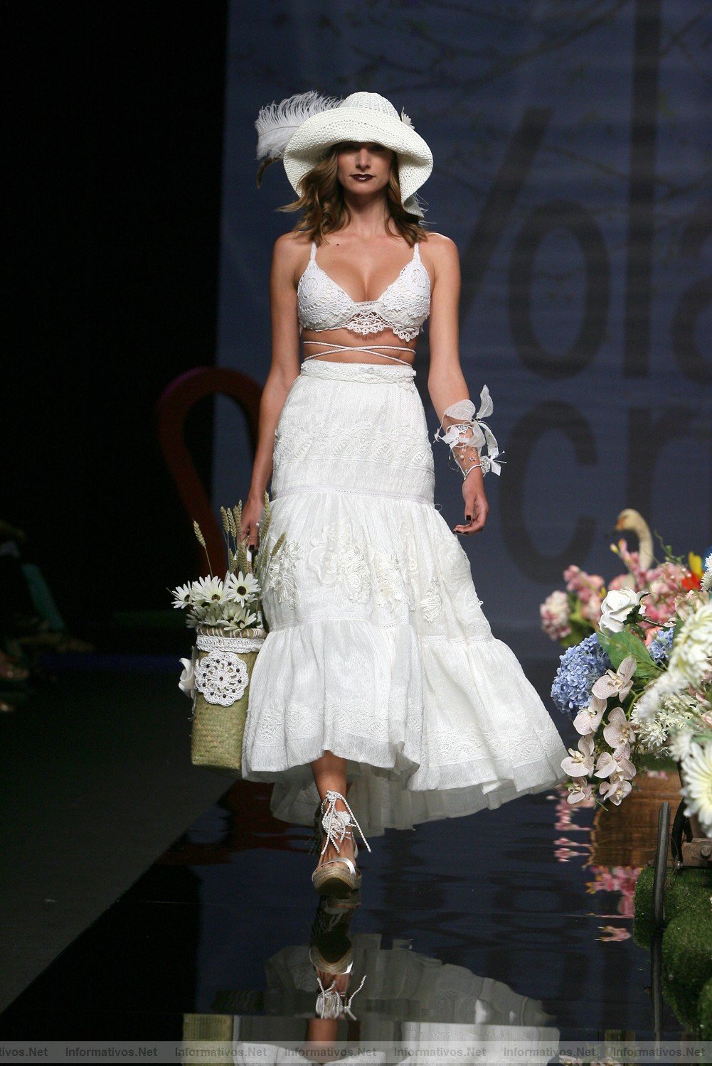BCN11MAY011.- Barcelona Bridal Week -YolanCris Coleccin 2012