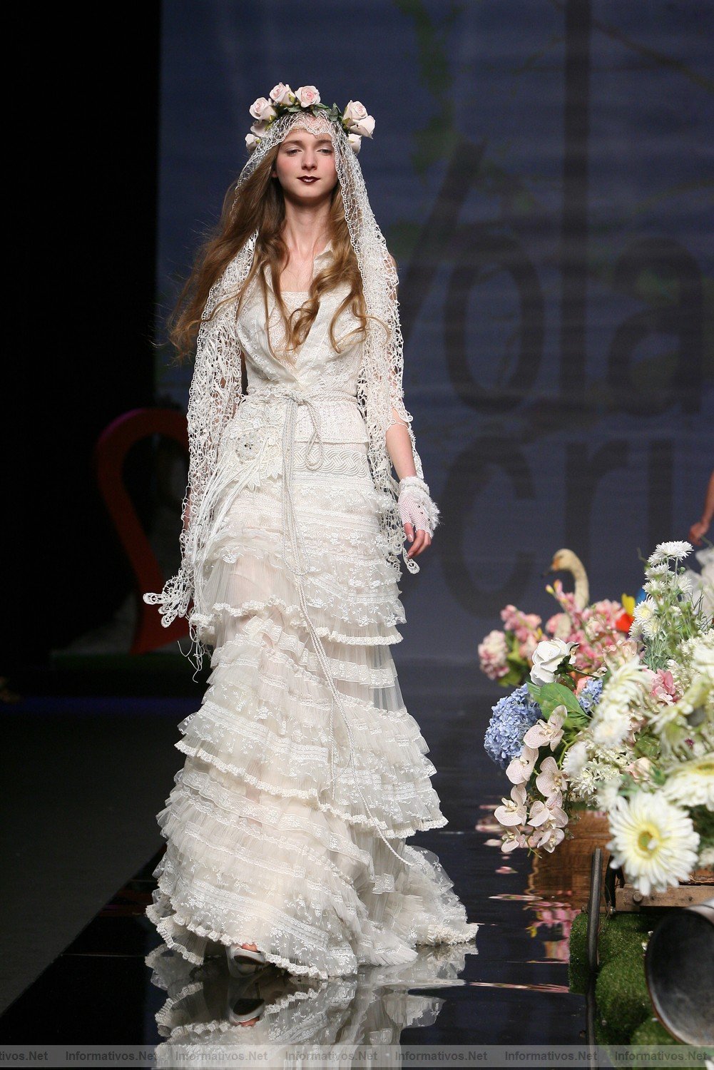 BCN11MAY011.- Barcelona Bridal Week -YolanCris Coleccin 2012