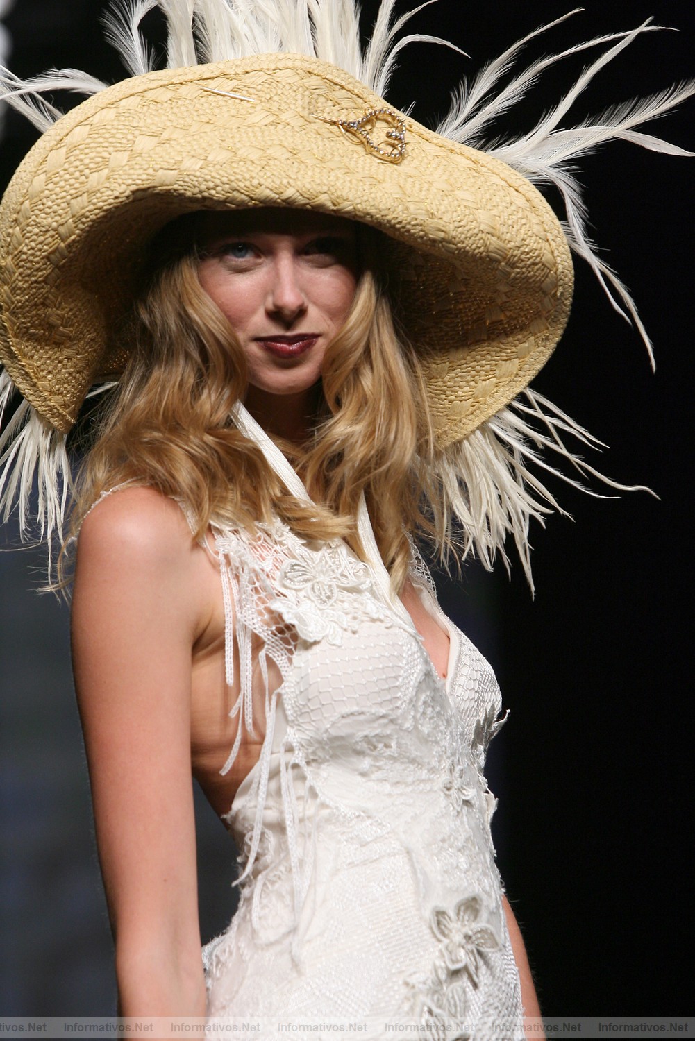 BCN11MAY011.- Barcelona Bridal Week -YolanCris Colecci�n 2012