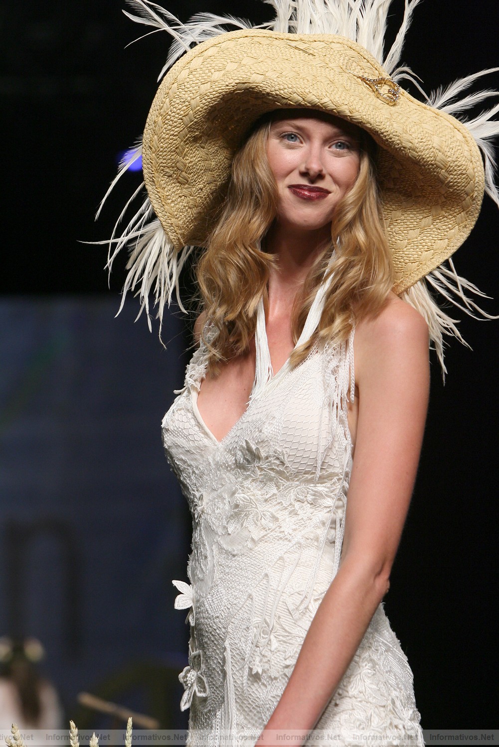 BCN11MAY011.- Barcelona Bridal Week -YolanCris Colecci�n 2012