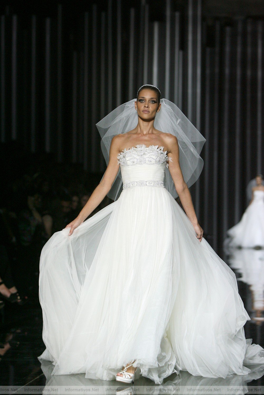 BCN13MAY011.- Barcelona Bridal Week - Pronovias Coleccin 2012 by Manuel Mota.