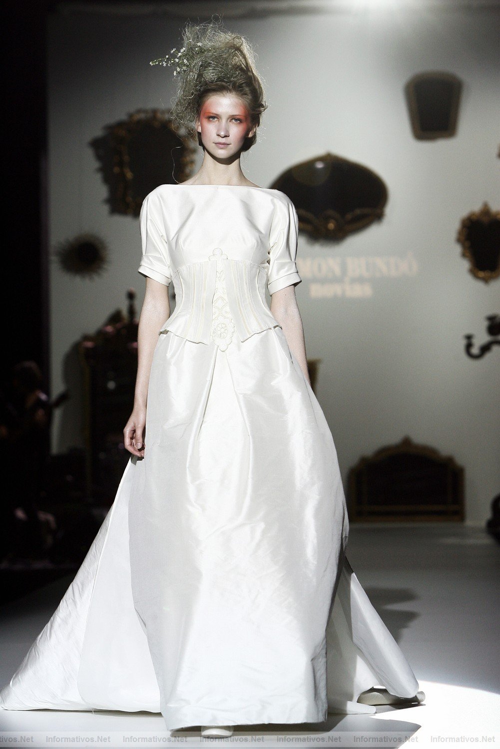 BCN12MAY011.- Gaud Novias - Barcelona Bridal Week: Raimn Bund