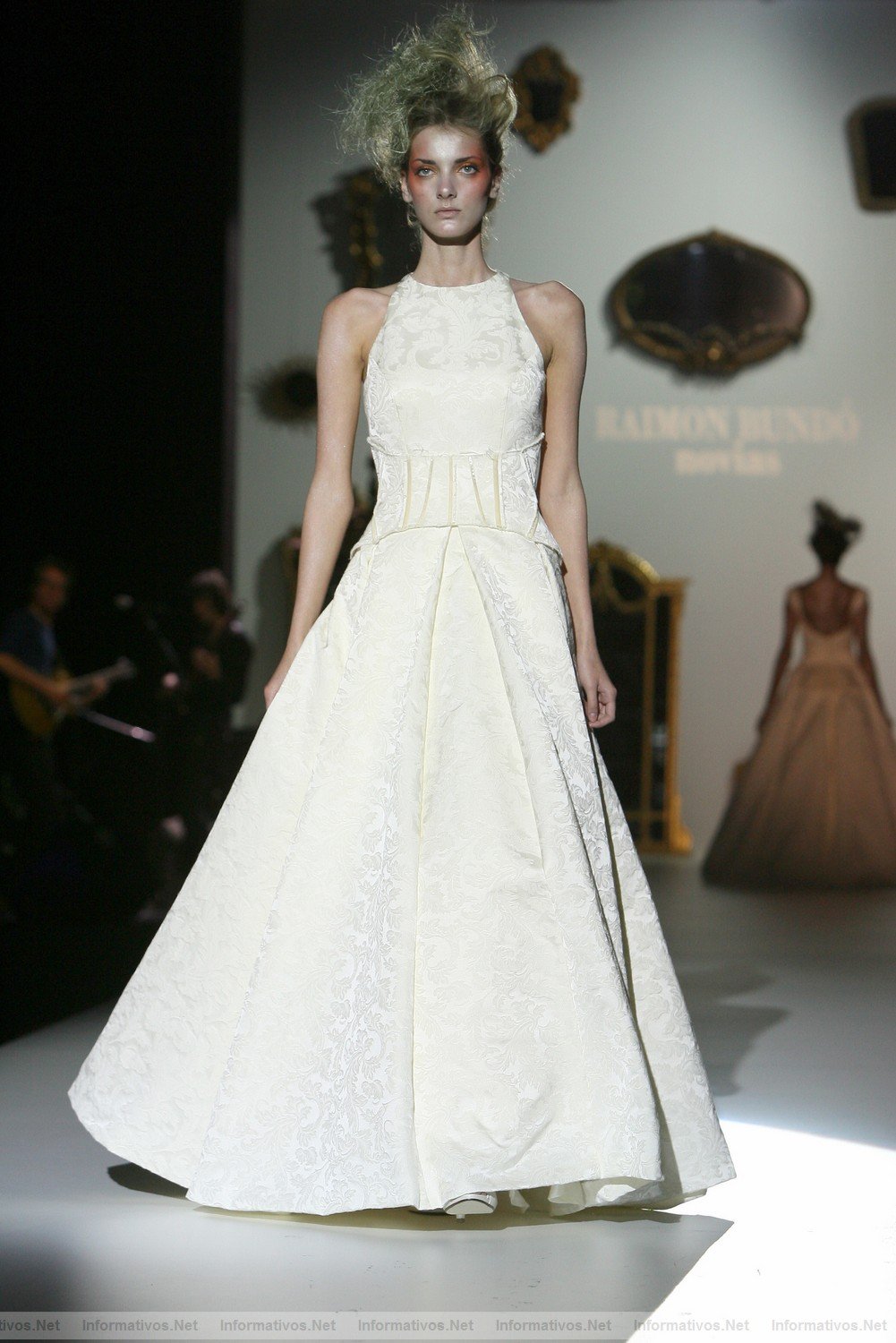 BCN12MAY011.- Gaud Novias - Barcelona Bridal Week: Raimn Bund