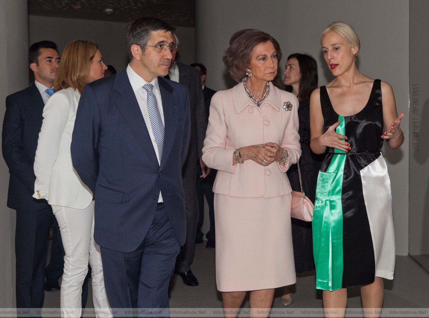 Getaria, 7 de junio de 2011. Inauguracin Cristobal Balenciaga Museoa: el Lehendakari, Patxi Lopez, SM la Reina Da. Sofa  y  Miren Arzalluz