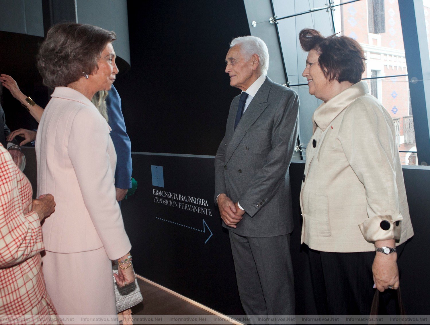 Getaria, 7 de junio de 2011. Inauguracin Cristobal Balenciaga Museoa: Su Majestad la Reina Doa Sofa, el diseador  Phillipe Vennet y Suzy Menkes