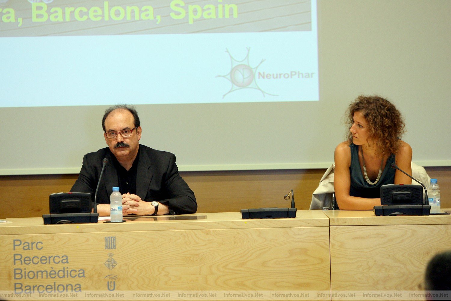 BCN06JUL011.- Entrega del Premio de Investigacin Fundacin Dr. Antonio Esteve al equipo de Rafael Maldonado que hall la conexin entre el cannabis y la amnesia. Josep-Eladi Baos, Vicerrector de Docencia y Ordenacin Acadmica de la Universitat Pompeu Fabra y Emma Puighermanal