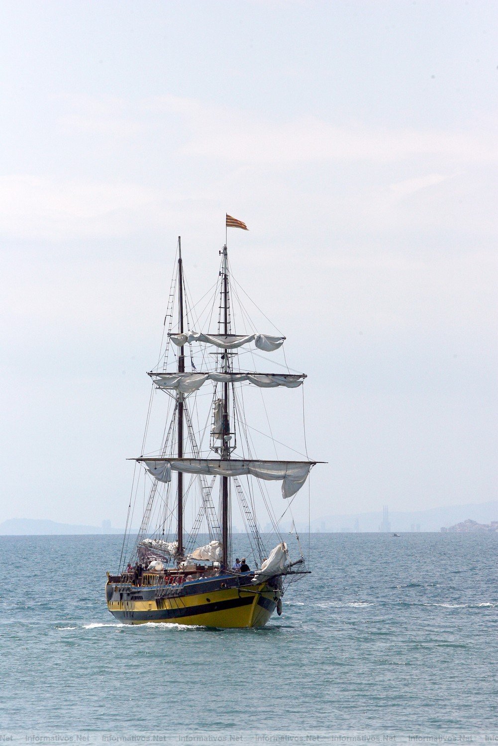 23JUL011, Arenys de Mar- Barcelona.- Bergantn Cyrano, buque escuela y, en poca estival, turismo naval. Entrevistamos a su capitn, Miguel Melero