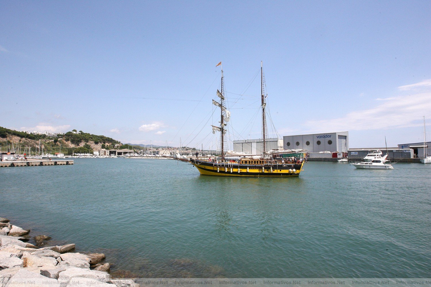 23JUL011, Arenys de Mar- Barcelona.- Bergantn Cyrano, buque escuela y, en poca estival, turismo naval. Entrevistamos a su capitn, Miguel Melero