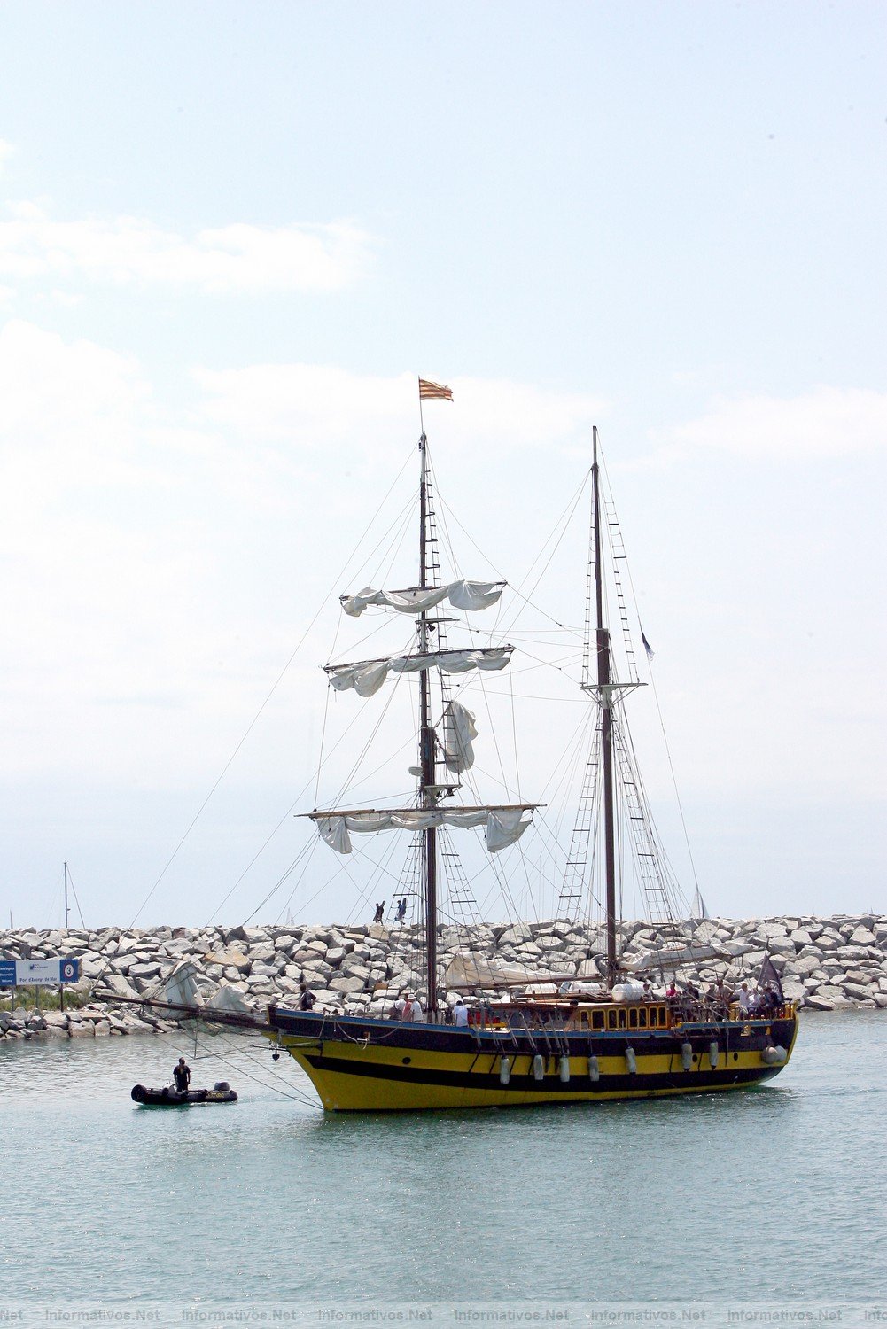 23JUL011, Arenys de Mar- Barcelona.- Bergantn Cyrano, buque escuela y, en poca estival, turismo naval. Entrevistamos a su capitn, Miguel Melero
