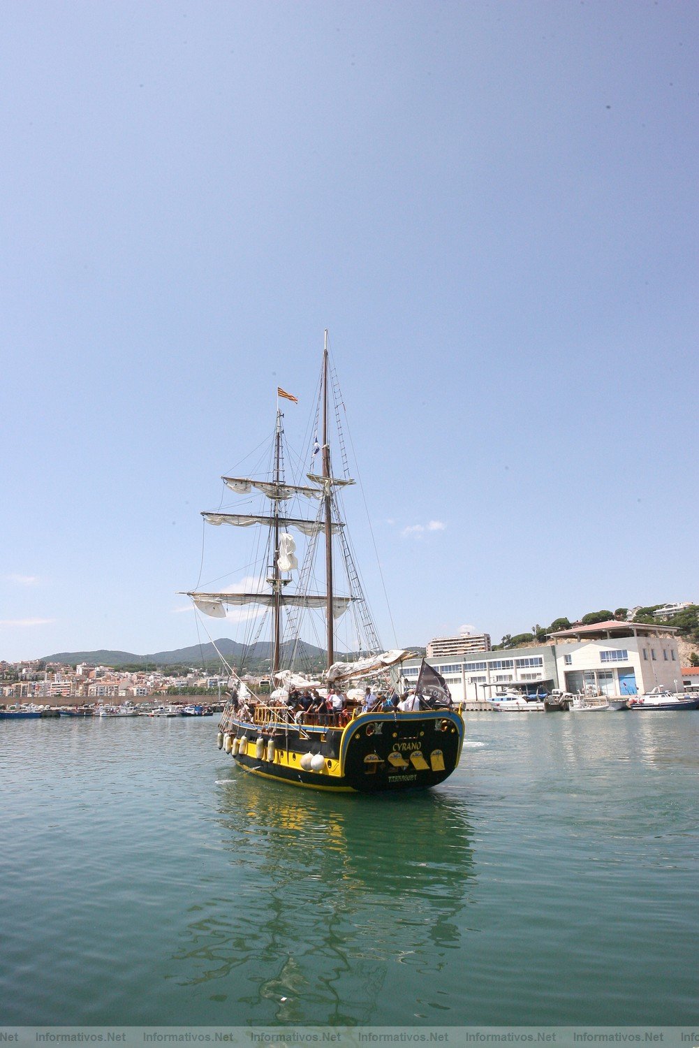 23JUL011, Arenys de Mar- Barcelona.- Bergantn Cyrano, buque escuela y, en poca estival, turismo naval. Entrevistamos a su capitn, Miguel Melero