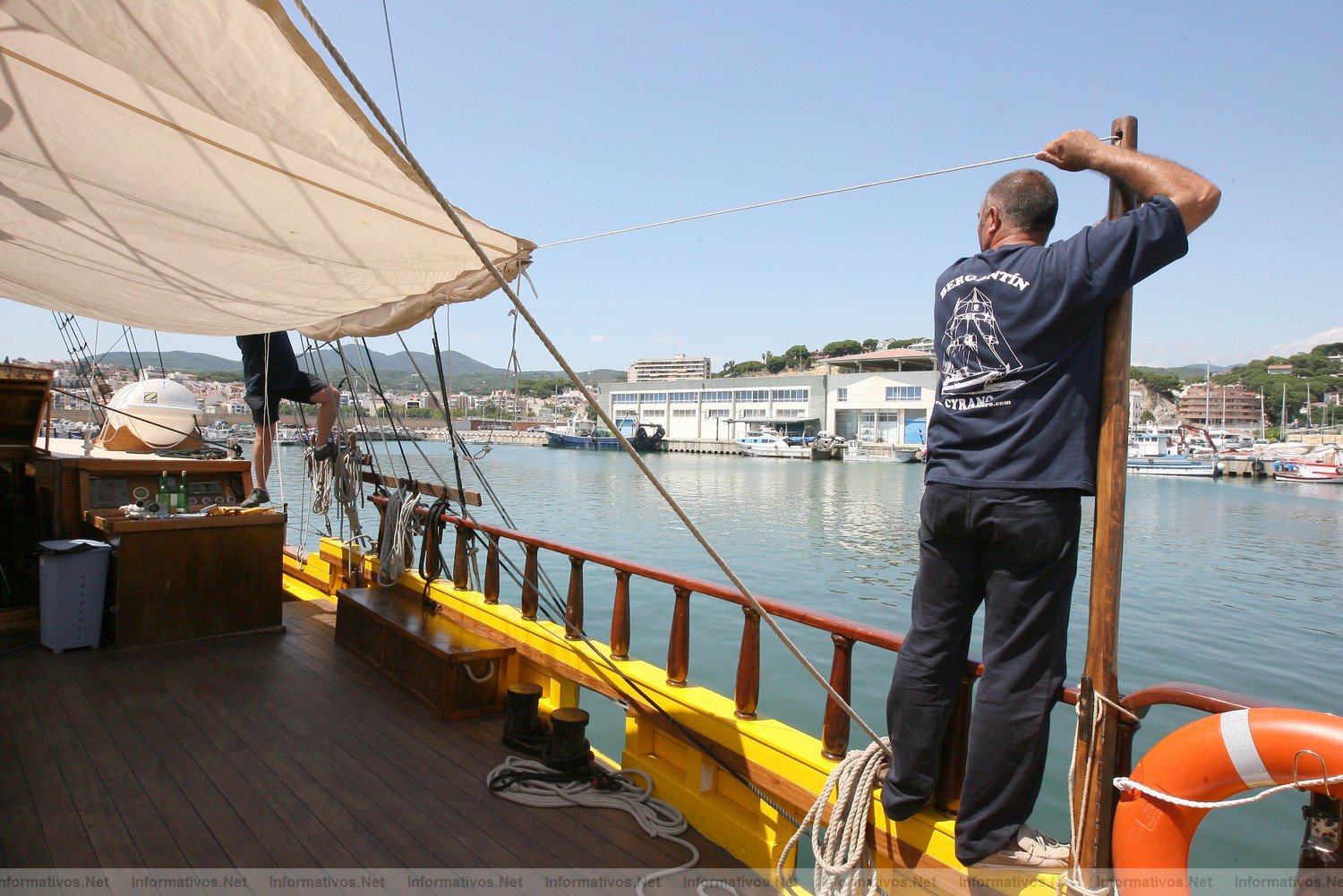 23JUL011, Arenys de Mar- Barcelona.- Bergantn Cyrano, buque escuela y, en poca estival, turismo naval. Entrevistamos a su capitn, Miguel Melero