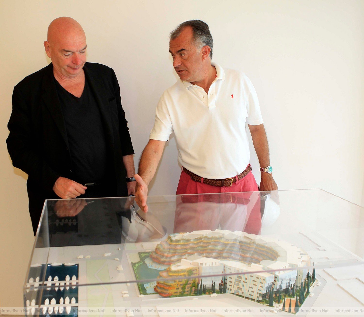 Ibiza,03AG011.- Life Marina Ibiza: un complejo urbanstico de lujo diseado por Jean Nouvel y ejecutado por el arquitecto Jos Ribas Folguera.