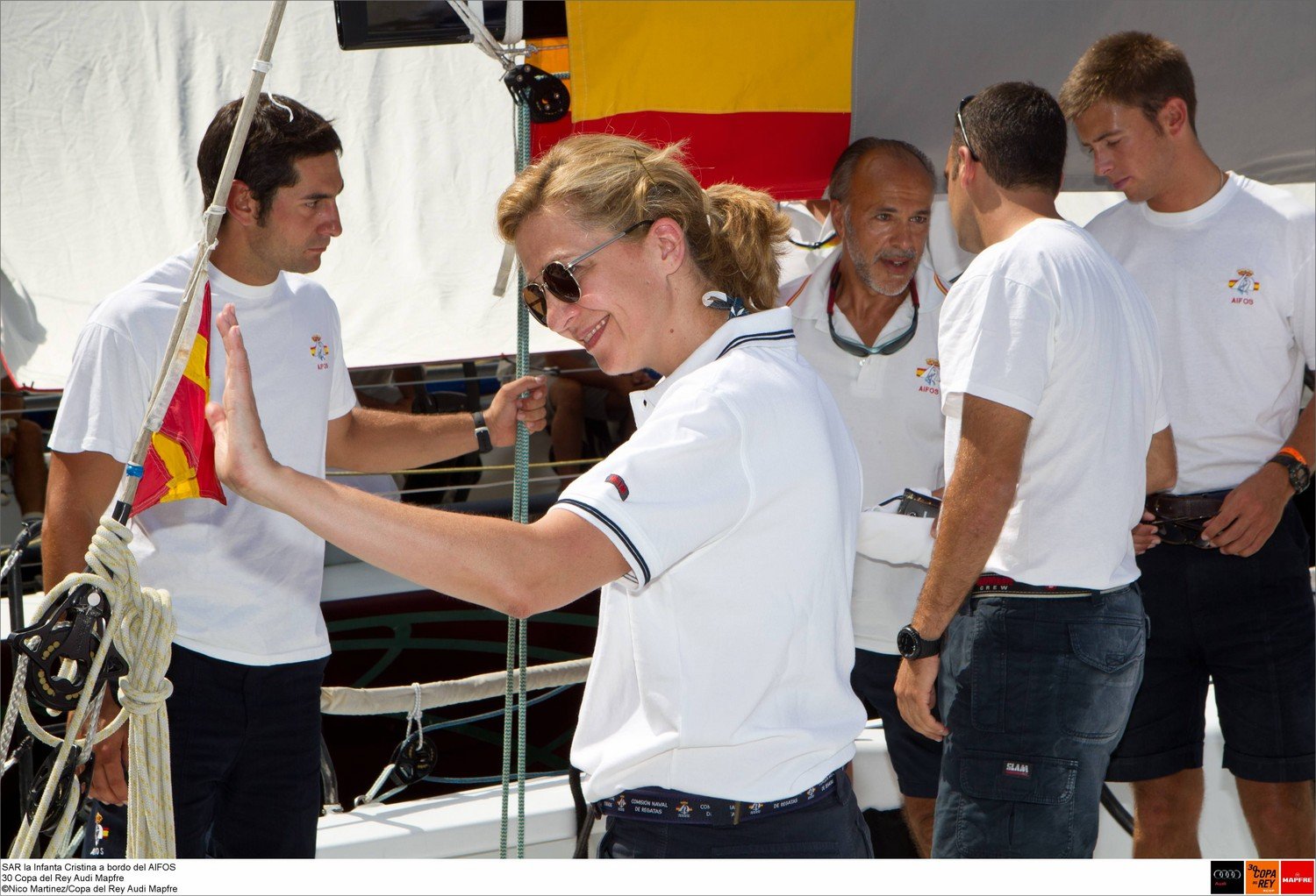 SAR la Infanta Cristina a bordo del AIFOS