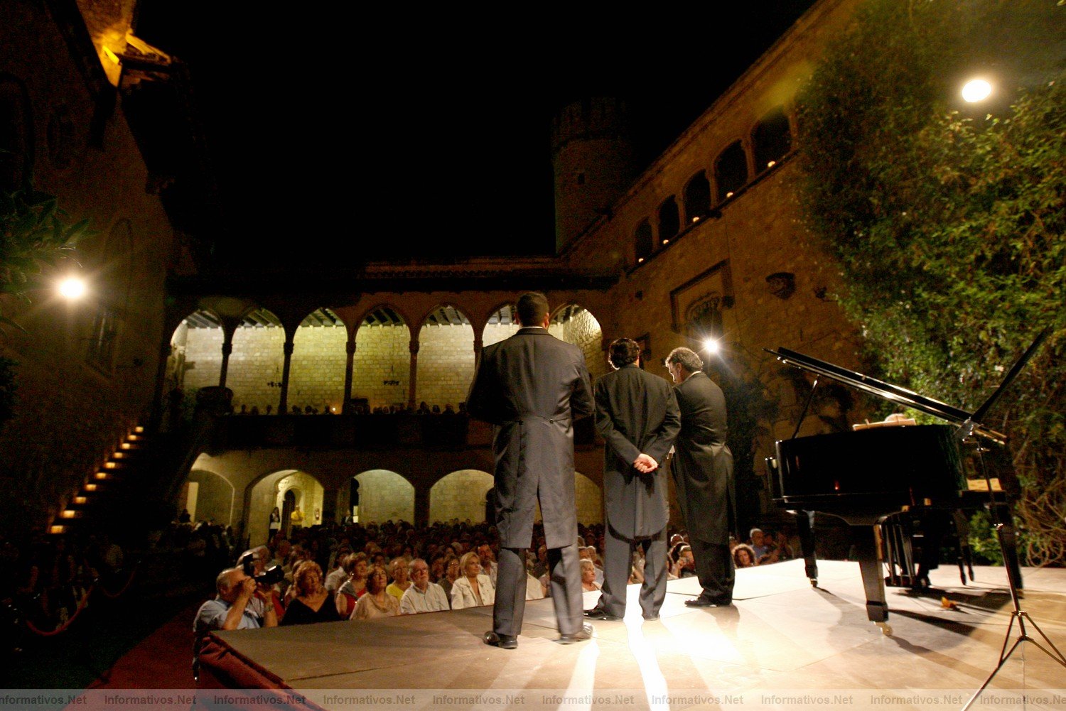 Canet de Mar, 20SAGO011.- XIII Festival Clsico del Castillo de Santa Florentina. Actuacin conjunta de los tres tenores: Ricardo Bernal, Josep Fad y Sergio Escobar, acompaados al piano por Ricardo Estrada