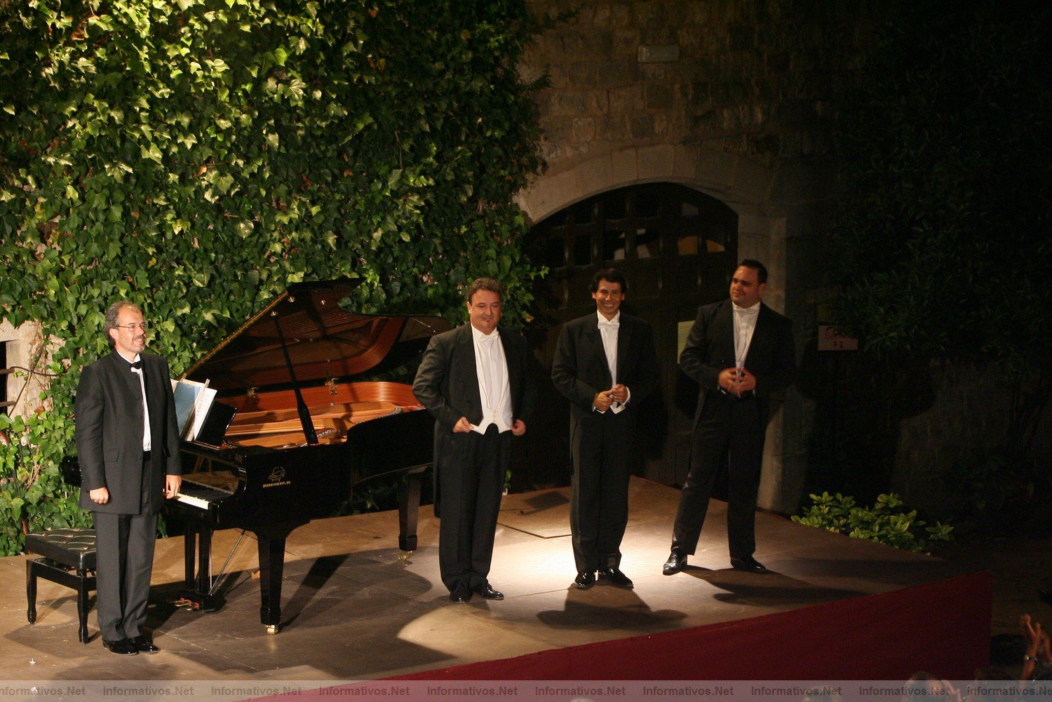 Canet de Mar, 20SAGO011.- XIII Festival Clsico del Castillo de Santa Florentina. Actuacin conjunta de los tres tenores: Ricardo Bernal, Josep Fad y Sergio Escobar, acompaados al piano por Ricardo Estrada