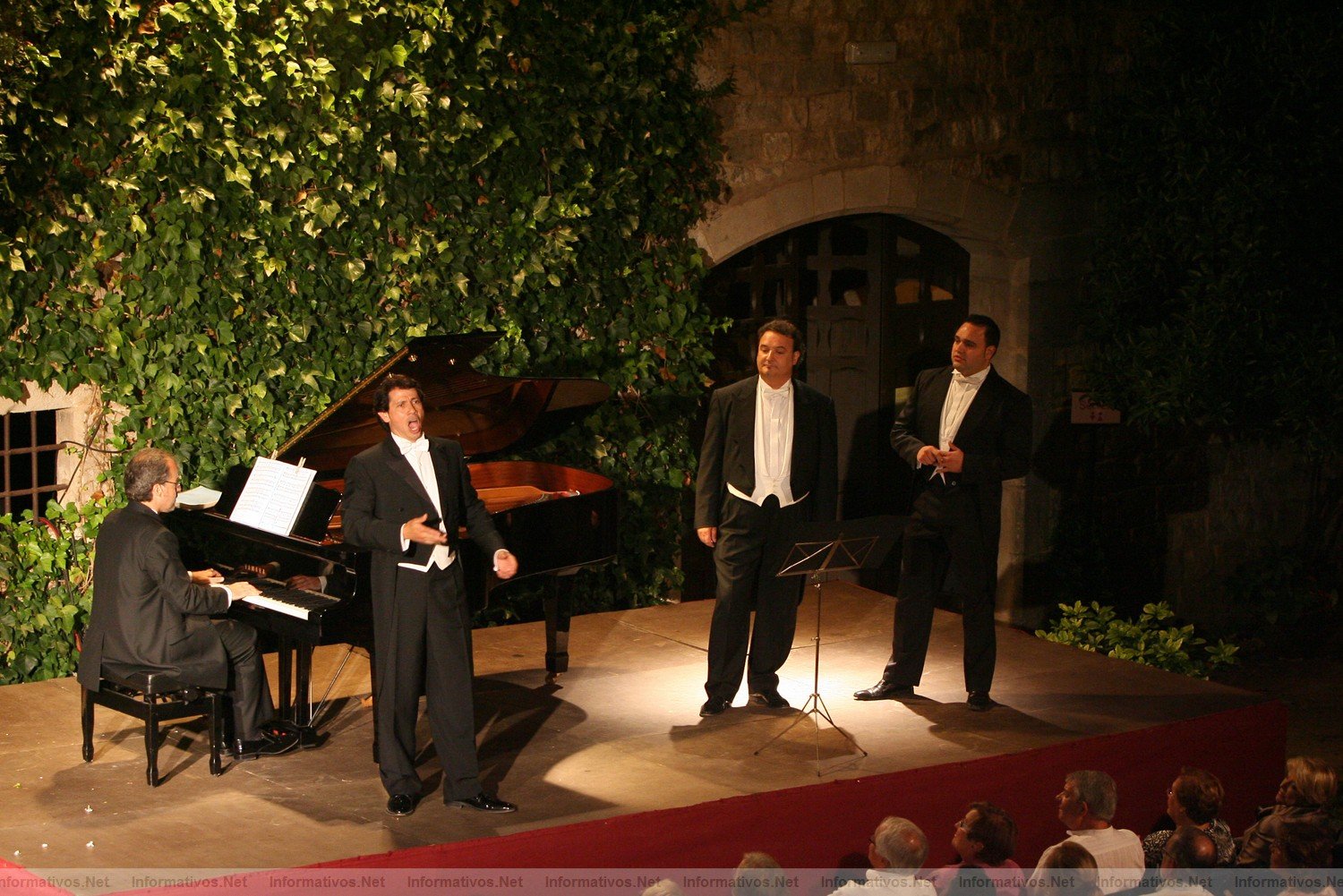 Canet de Mar, 20SAGO011.- XIII Festival Clsico del Castillo de Santa Florentina. Actuacin conjunta de los tres tenores: Ricardo Bernal, Josep Fad y Sergio Escobar, acompaados al piano por Ricardo Estrada