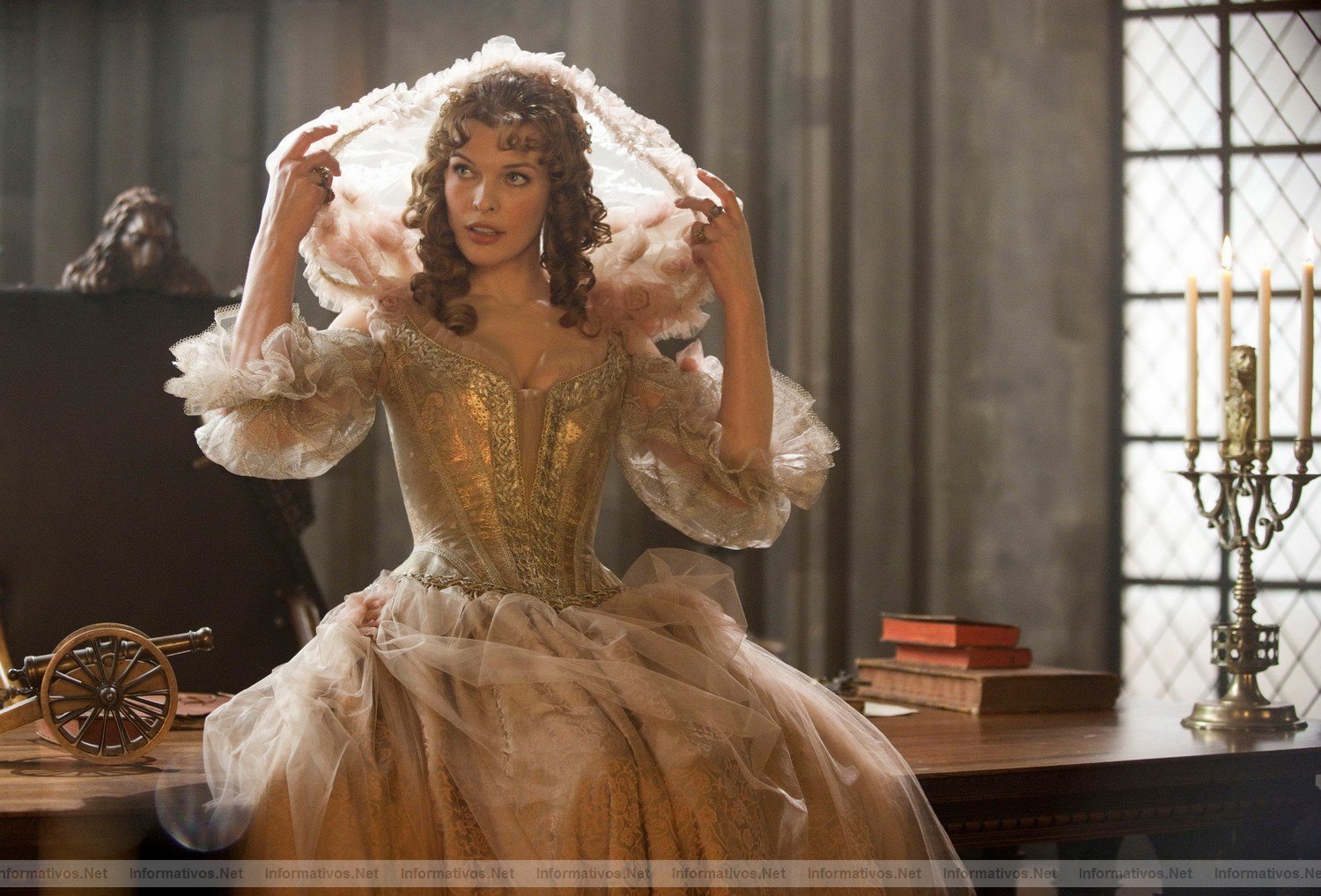 Los tres mosqueteros: estreno en España el 30 de Septiembre. MILLA JOVOVICH stars in THE THREE MUSKETEERS 3D. 