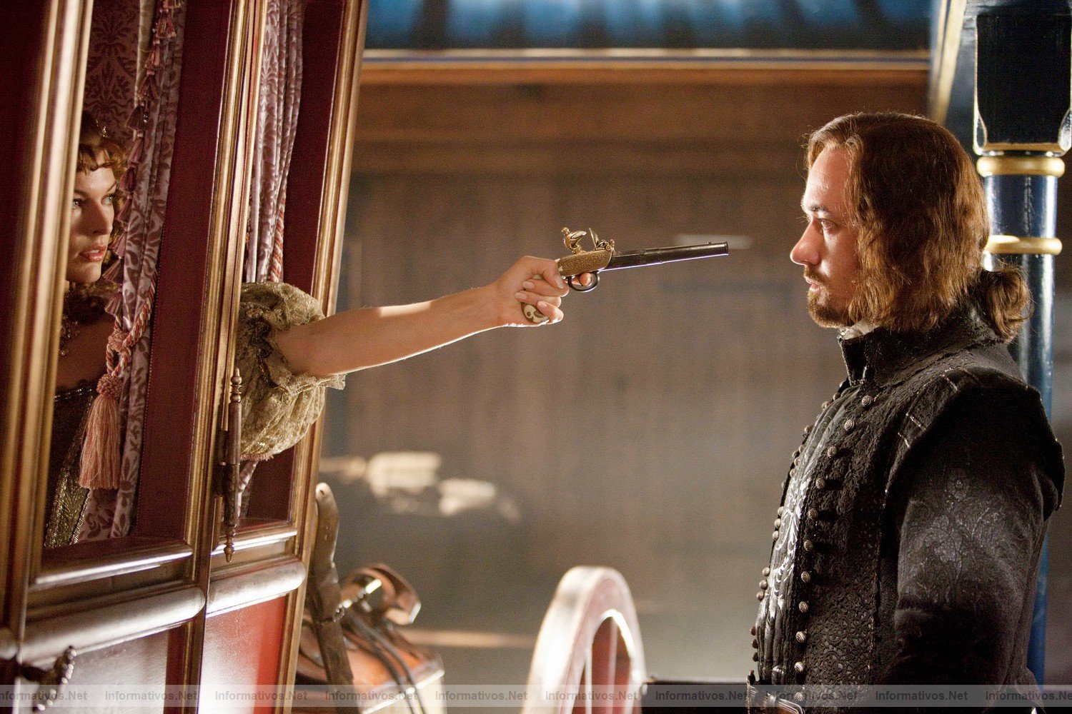 Los tres mosqueteros: estreno en España el 30 de Septiembre. (L-R) MILLA JOVOVICH and MATTHEW MACFADYEN star in THE THREE MUSKETEERS 3D.