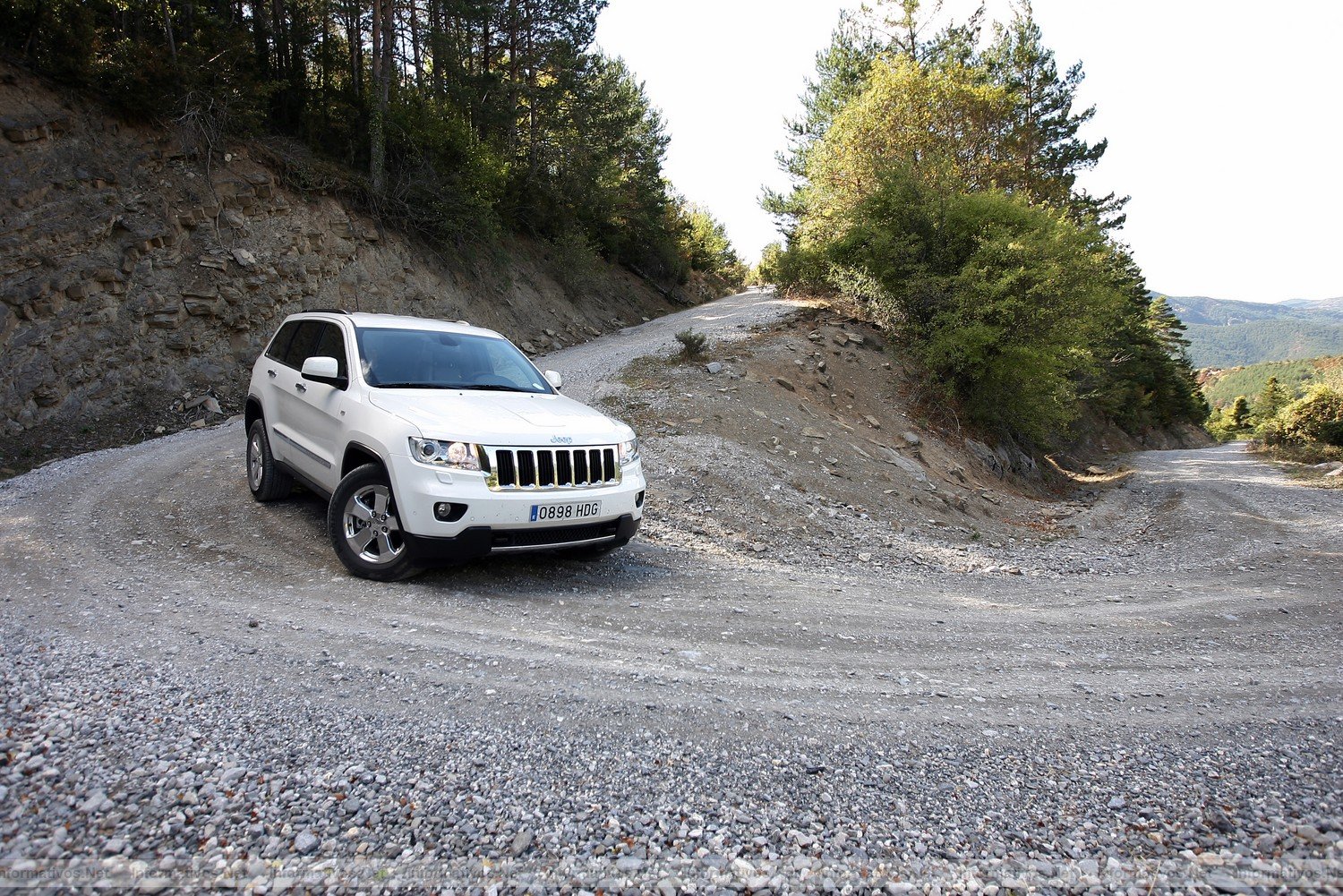 Valle de Hecho-HU/OCT011.- Prueba dinámica del Jeep Grand Cherokee