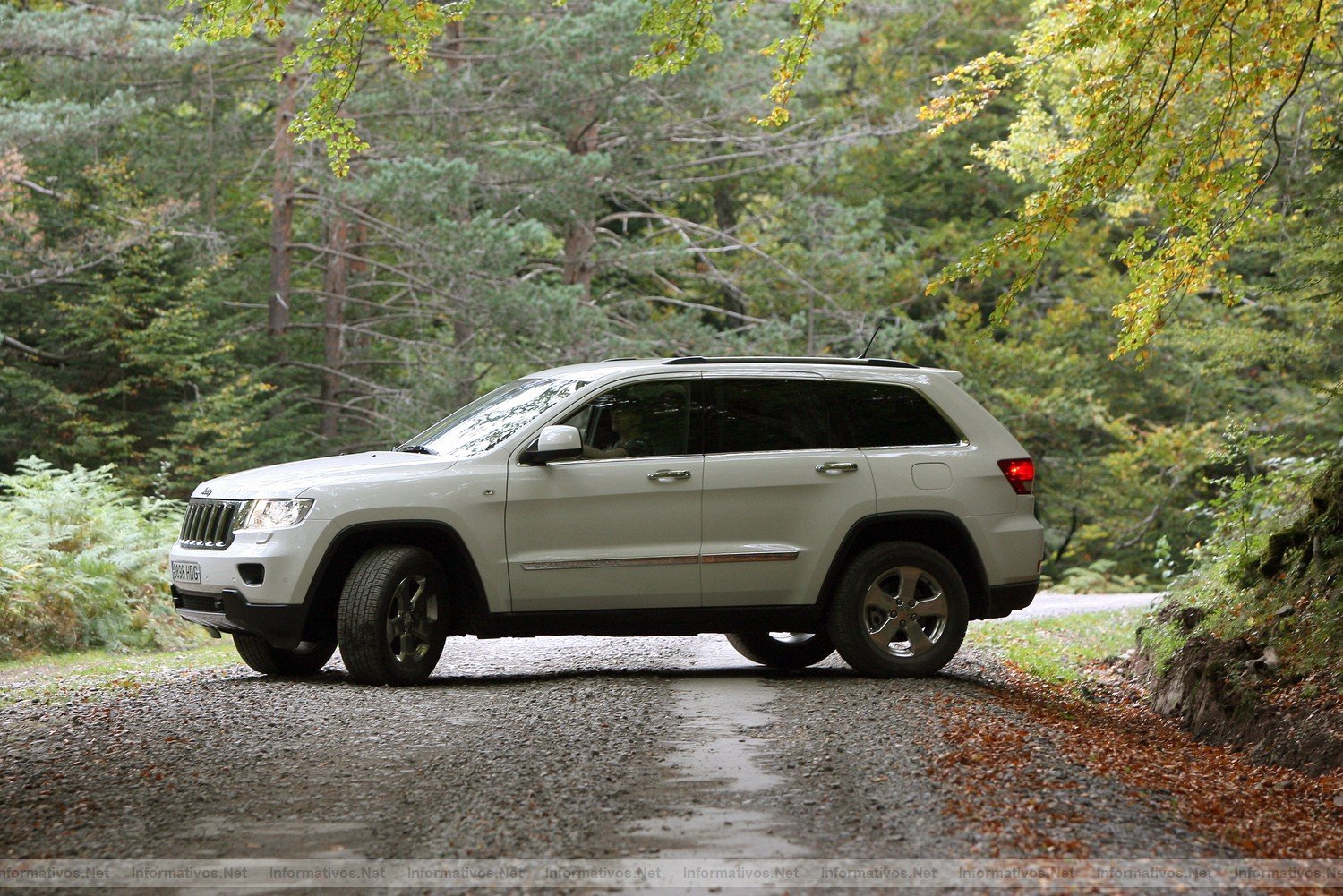 Valle de Hecho-HU/OCT011.- Prueba dinámica del Jeep Grand Cherokee