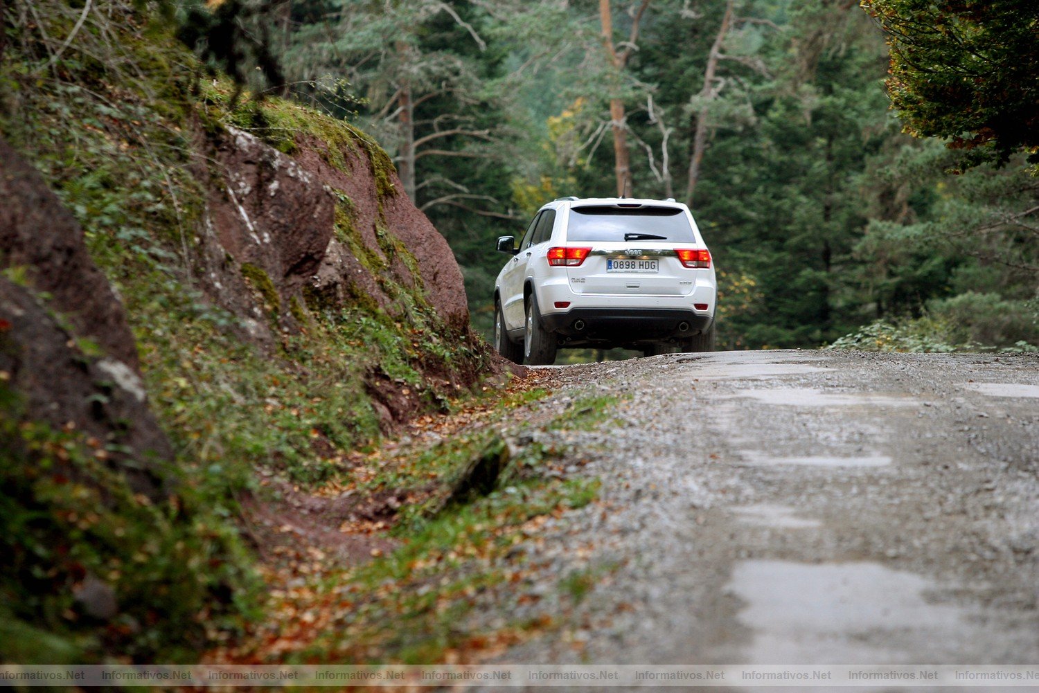 Valle de Hecho-HU/OCT011.- Prueba dinámica del Jeep Grand Cherokee