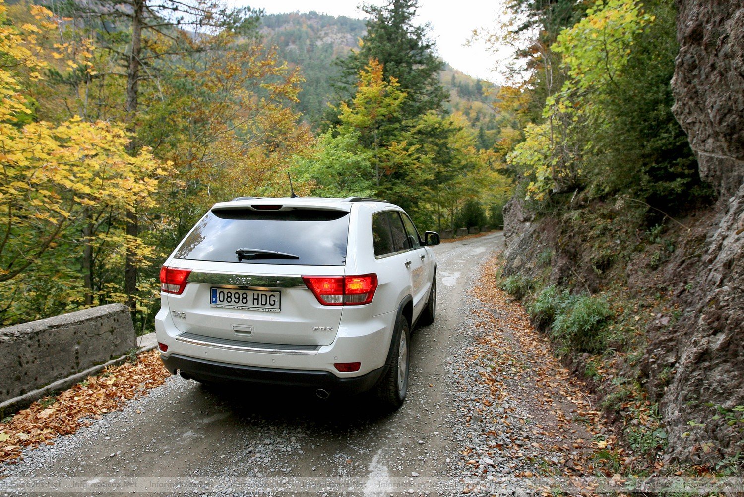 Valle de Hecho-HU/OCT011.- Prueba dinámica del Jeep Grand Cherokee