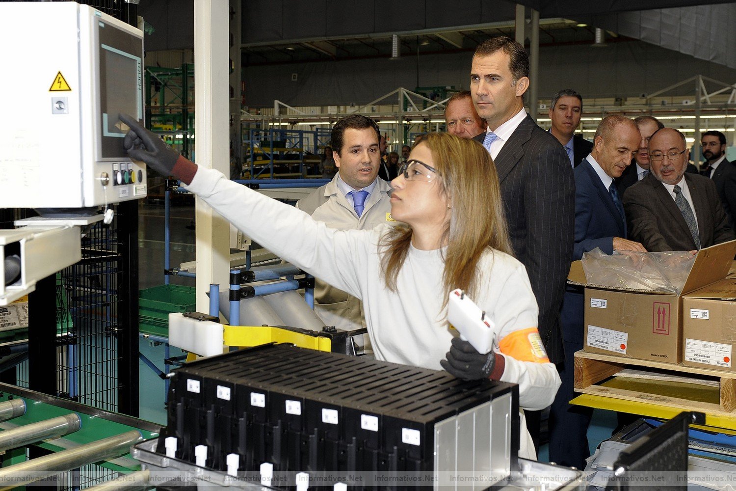 17OCT011.- Su Alteza Real el Príncipe de Asturias inaugura la fábrica de Twizy en Valladolid