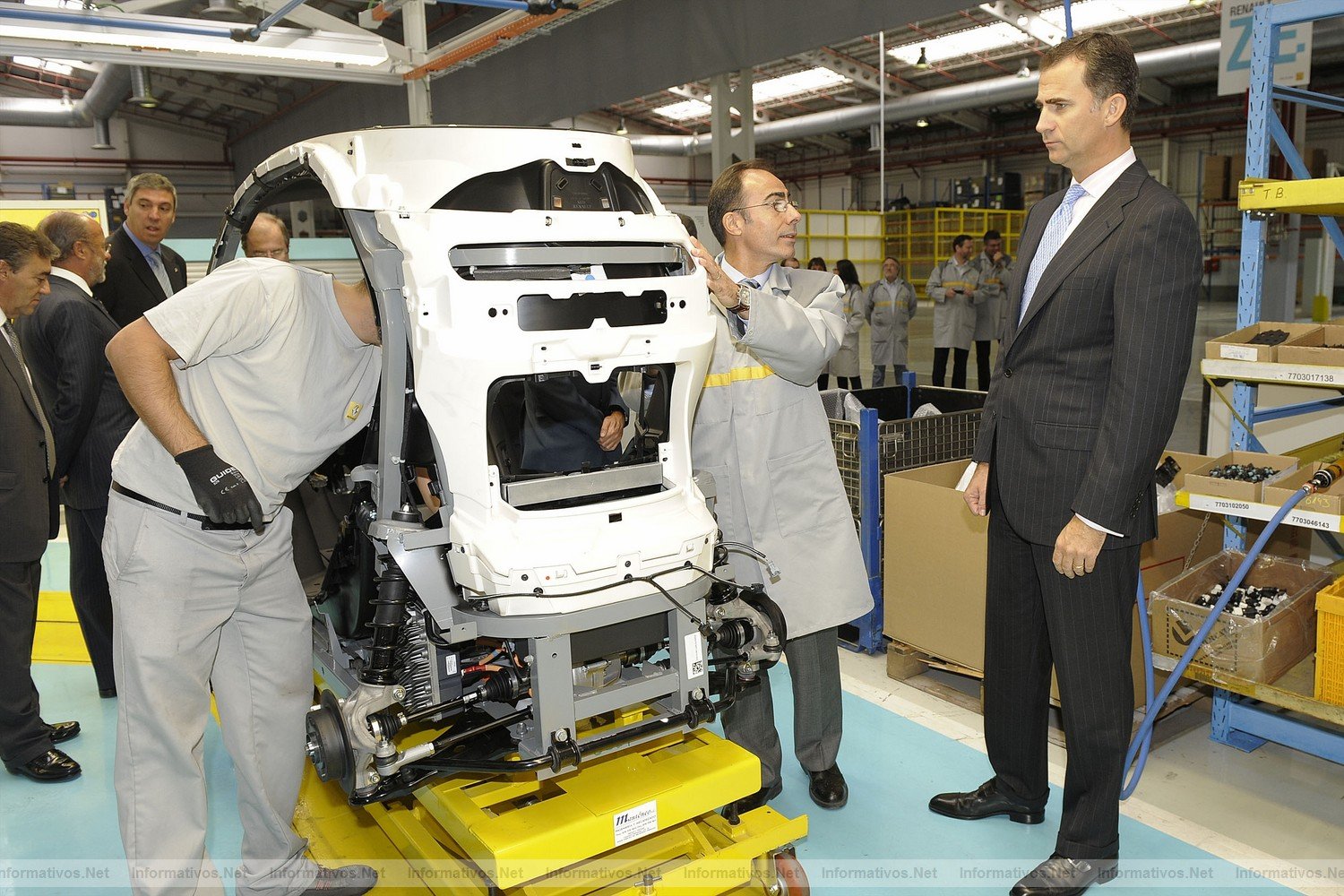 17OCT011.- Su Alteza Real el Príncipe de Asturias inaugura la fábrica de Twizy en Valladolid