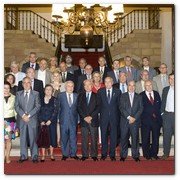 :: Pulse para Ampliar :: Foto de familia del jurado del Premio al Pueblo Ejemplar de Asturias 2011.