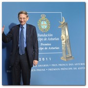:: Pulse para Ampliar :: Llegada de Bill Drayton, Premio Príncipe de Asturias de Cooperación Internacional 2011