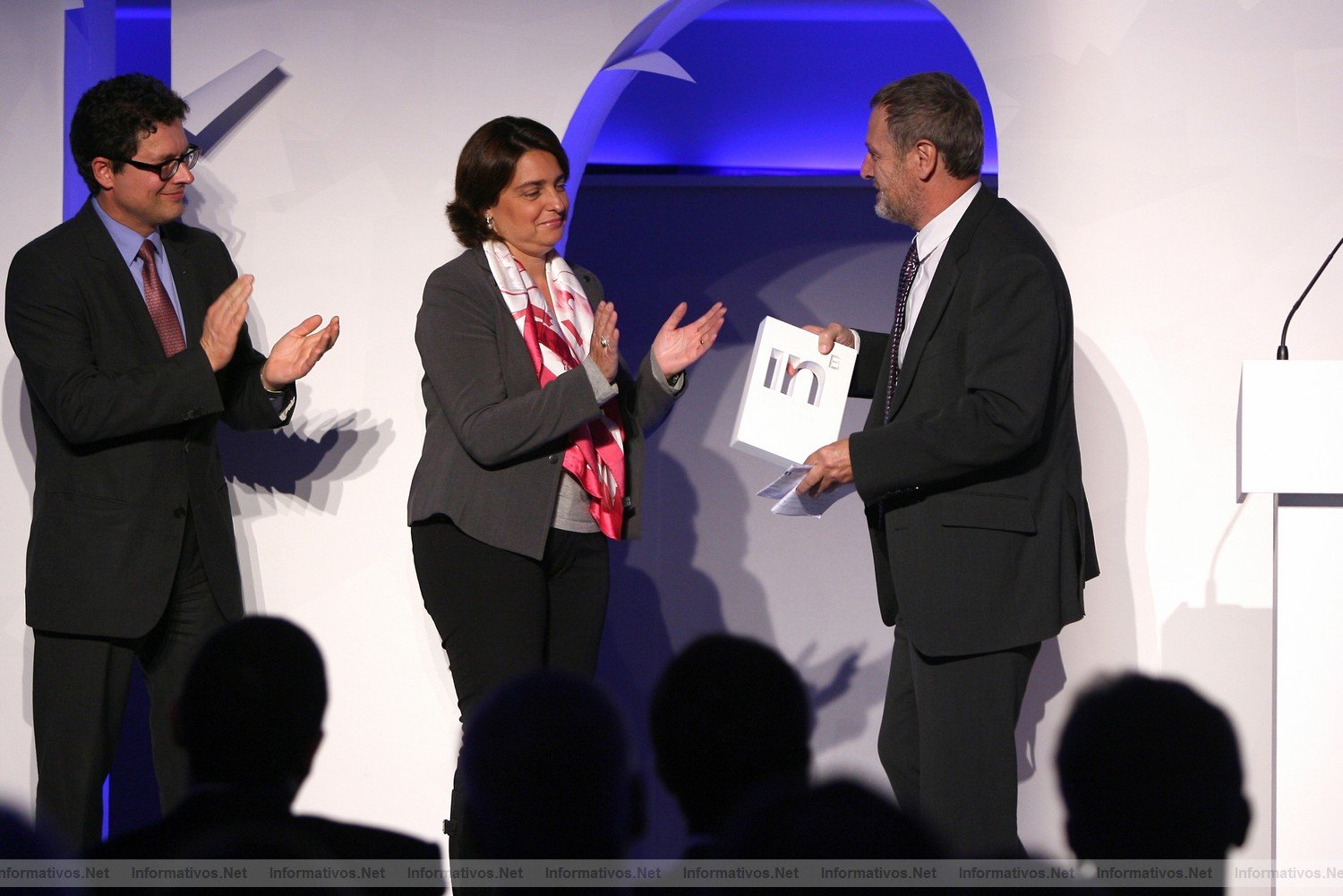 10NOV011.- Premios Iniciativa BMW 2011: Stefan Borne, director de Iniciativa BMW y director de marketing de BMW Group España; Sonia Recasens, teniente de alcalde del Ajuntament de Barcelona; y el ganador de esta edición, Salvador Rueda, director general de BCNecologia