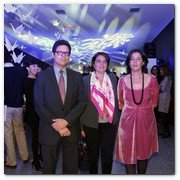 :: Pulse para Ampliar :: 10NOV011.- Premios Iniciativa BMW 2011: Stefan Borne, director de Iniciativa BMW y director de marketing de BMW Group España; Sonia Recasens, teniente de alcalde del Ajuntament de Barcelona; y Clara de Aguilera, responsable de Iniciativa BMW