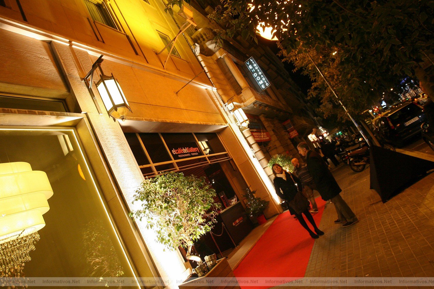 30NOV011.- Barcelona Shopping Night. Hotel Gallery