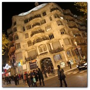 :: Pulse para Ampliar :: 30NOV011.- Barcelona Shopping Night. La Pedrera