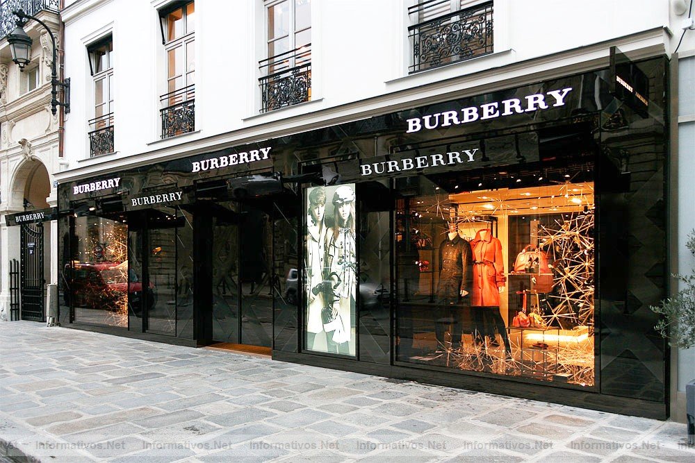 Paris.01DIC011.-Burberry celebrates new flagship store opening in Paris: Burberry store - rue de Faubourg Saint-Honoré