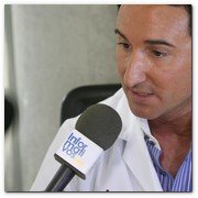 :: Pulse para Ampliar :: 5DIC011.- Entrevista al Dr. Oscar Junco, cirujano plástico estético.